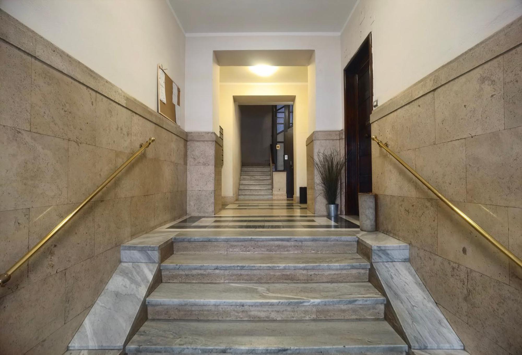 רומא Metro Lodi Apartment מראה חיצוני תמונה